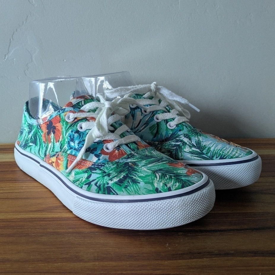 Airwalk Women's Tropical Floral Canvas Sneakers Size 7 Low Top Lace Up Shoes